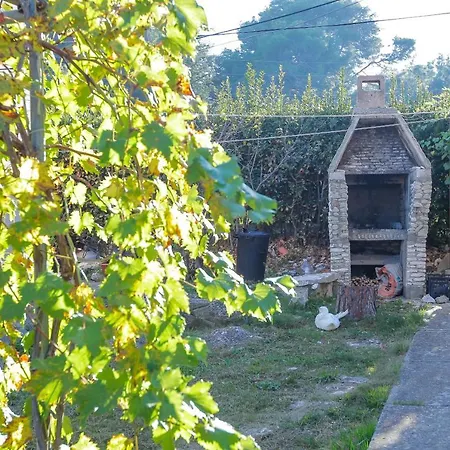 Maddalena Appartement Veli Rat